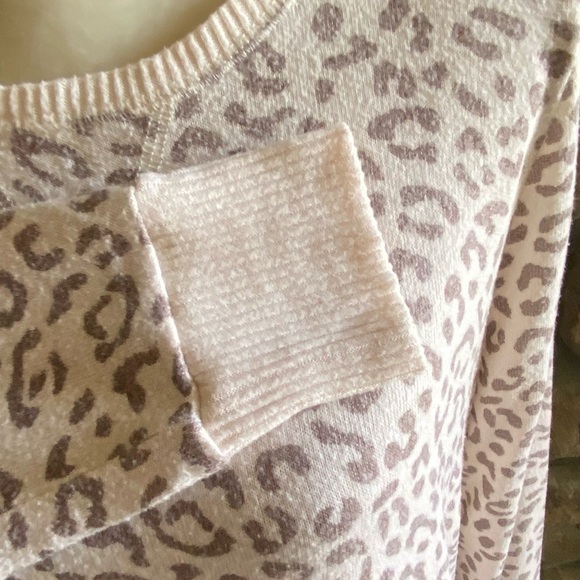 BOBEAU-LIGHT PINK CHEETAH PRINT SWEATER-SIZE SMALL - Picture 7 of 10